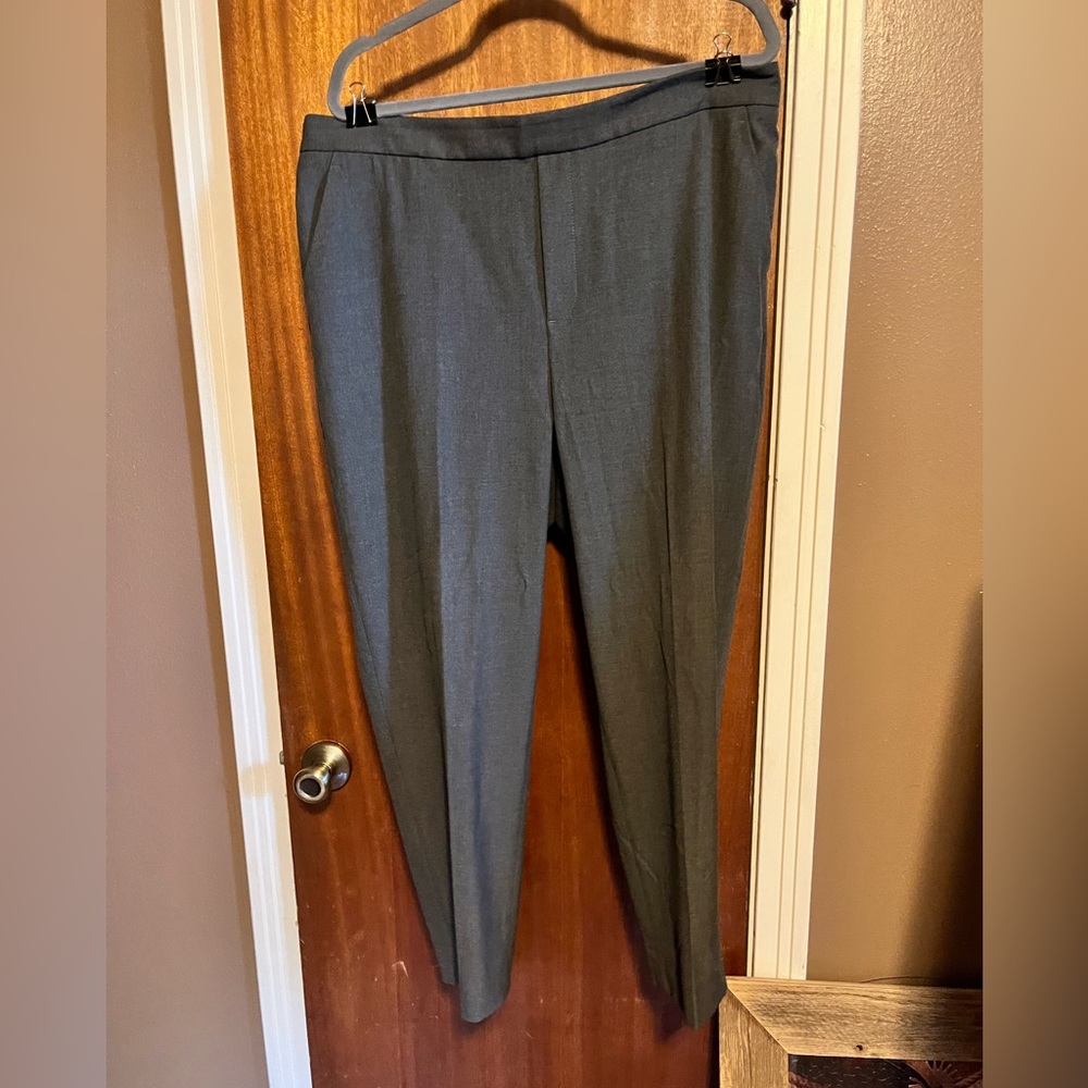 Banana Republic Hayden pant. Dark gray